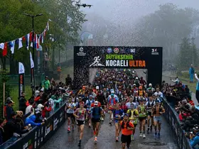 Sis altında 905 sporcudan nefes kesen mücadele
