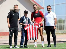Sivasspor’dan minik taraftara jest
