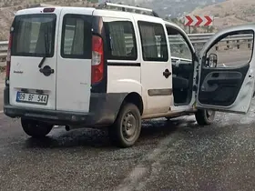 Sivas’ta iki araç kafa kafaya çarpıştı: 4 yaralı
