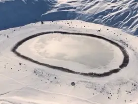 Soğuk hava Polat Gölü’nü buzla kapladı

