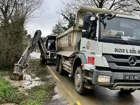 Soğukpınar Köyü’nde kanal temizliği çalışmaları sürüyor
