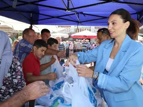 Söke Belediyesi’nin unları, Bağarası’nda vatandaşlara dağıtıldı
