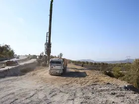 Söke-Kuşadası yolunda bakım onarım çalışması başladı
