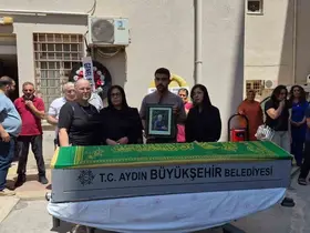 Söke’nin sevilen doktoru Op. Dr. Kaplan, gözyaşlarıyla uğurlandı
