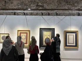 Sonsuz Desenlerde Altın İzler Hat ve Tezhip Sergisi Dolmabahçe Sarayı’nda sanatseverler ile buluştu
