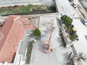 Sorgun Belediyesi kaçak yapıları yıkım çalışmalarını sürdürüyor
