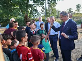 Spor tesisi açılışı çocuklara çifte bayram oldu
