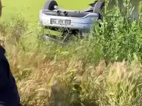 Su dolu drenaj kuyusuna gömülü otomobilden 2 ceset çıktı
