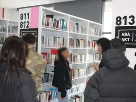 Suça sürüklenen çocuklar kütüphanede yeni hikayeler keşfetti
