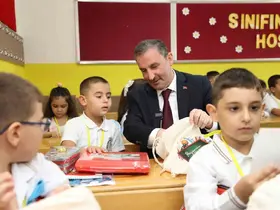 Sultanbeyli Belediyesi’nden okula yeni başlayan tüm öğrencilere ücretsiz kırtasiye seti
