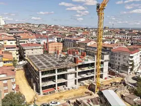Sultangazi Yunus Emre Mahallesi’nde gençlik ve spor merkezi hızla yükseliyor
