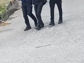 Sultangazi’de bir şahıs annesini evde rehin aldı

