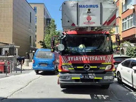 Sultangazi’de meslek yüksek okulunda yangın

