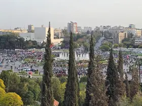 Suriye’de halk, ulusal birlik kutlamaları için meydanları doldurdu
