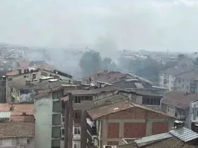 Tadilat sırasında atık malzemeler tutuştu

