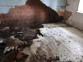 Tahtalar tutuştu, itfaiye harekete geçti
