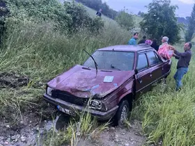 Takla atan araçta sürücü yaralanırken, eşi kazayı yara almadan atlattı
