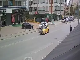 Taksi bisikletle çarpıştı: 1 yaralı