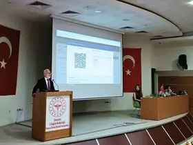 ’Tanıdan Tedaviye Güncel Yaklaşımlar’ eğitimi Yunus Emre Devlet Hastanesi’nde başladı
