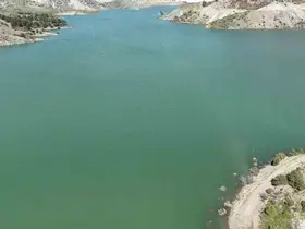 Tarihi Altınlı Köprü baraj sularında kayboldu
