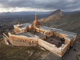 Tarihi İshak Paşa Sarayı bayramda 25 bin 330 kişiyi ağırladı
