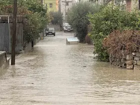 Tarsus’ta sağanak yağış etkili oluyor
