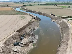 Taşkınların yaşandığı Menderes’te ıslah çalışmaları sürüyor
