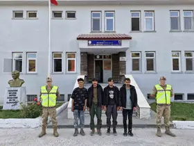 Tatvan’da 4 düzensiz göçmen yakalandı
