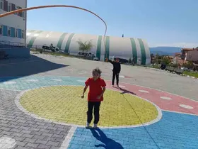 Tavşanlı’da 5’inci sınıf öğrencileri hem oyunlarla öğreniyor hem de eğleniyor
