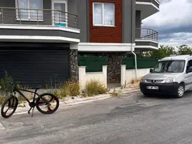 Tavşanlı’da hafif ticari araç bisiklete çarptı
