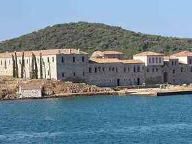 Tavuk Adası’nda sanatın ışıkları yanacak
