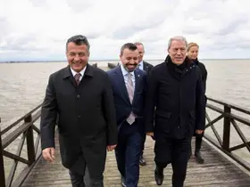 TBMM Milli Savunma Komisyonu Başkanı Akar, Kızılırmak Deltası Kuş Cenneti’ni gezdi
