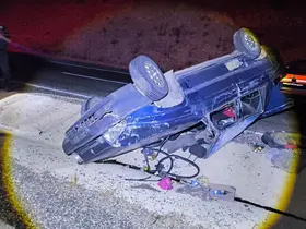 Tekeri yerinden çıkan otomobil takla attı: 5 yaralı
