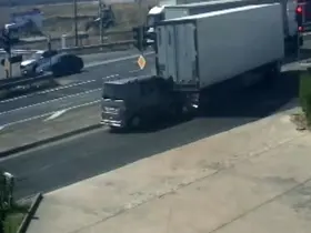 Tekirdağ’da feci kaza: Kırmızı ışıkta bekleyen tıra çarptı
