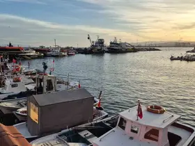 Tekirdağ’da lodos fırtınası balıkçıları denize çıkartmadı
