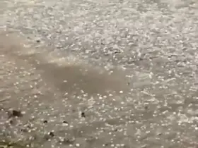 Tekirdağ’da sağanak ve dolu etkili oldu : Yollar göle döndü, ulaşım aksadı
