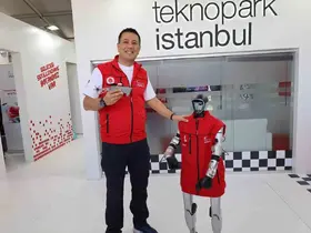 TEKNOFEST’te robot köpek ve insansı robotlar ilgi odağı oldu
