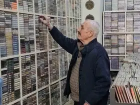 Teknolojiye direndi, 50 yıldır plak ve kaset satıyor
