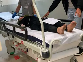 Telefonunu şarj takarken, akıma kapıldı
