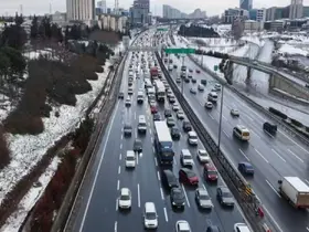 TEM Otoyolu Mahmutbey Gişeleri’nde trafik havadan görüntülendi
