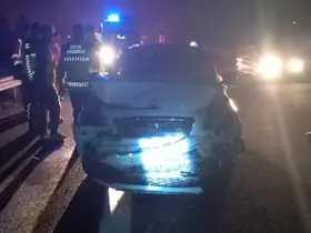 TEM’de tıra çarpan otomobil hurdaya döndü: 1 yaralı
