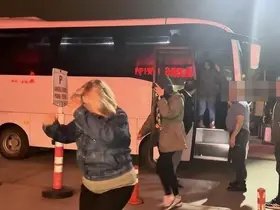 Tepebaşı Belediyesi‘ne yönelik operasyonda gözaltında şüpheler sağlık kontrolünden geçirildi
