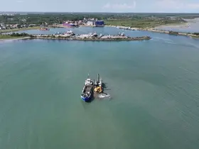 Terme Limanı’nda kum temizliği başladı
