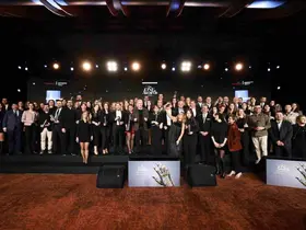 The ONE Awards’ta bilgisayar kategorisinde "Yılın İtibarlı Markası" ödülü
