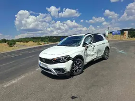 Tır ve otomobil çarpıştı: 2 yaralı
