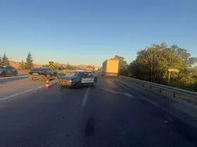 Tıra çarpan otomobilin sürücüsü yaralandı
