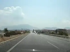 Tırın açık unutulan tırı dorsesi, EDS levhasını yerinden söktü
