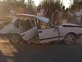Tofaş hurdaya döndü: 2 yaralı
