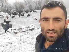 Tokat’ta çoban karlar altında türkü söyledi
