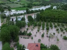 Tokat’ta Kelkit Çayı taştı, köyü su bastı
